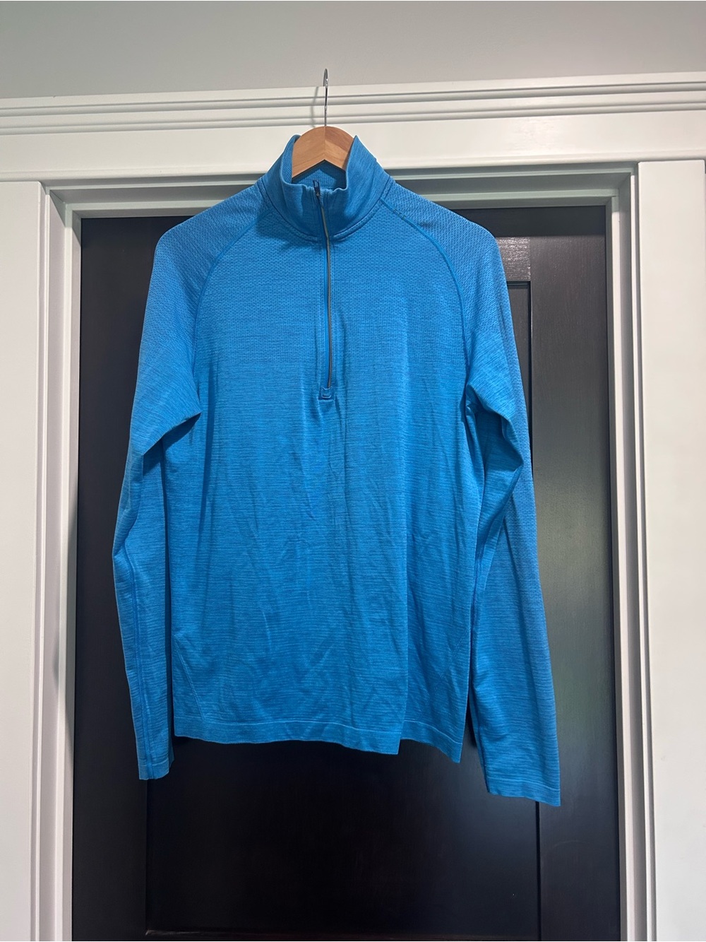 Lululemon Size Medium Men's Metal Vent Tech 1/2 Zip Pullover Shirt